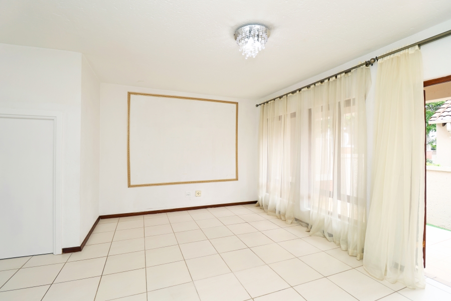 To Let 2 Bedroom Property for Rent in Broadacres Gauteng