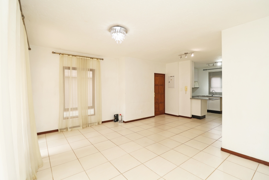 To Let 2 Bedroom Property for Rent in Broadacres Gauteng