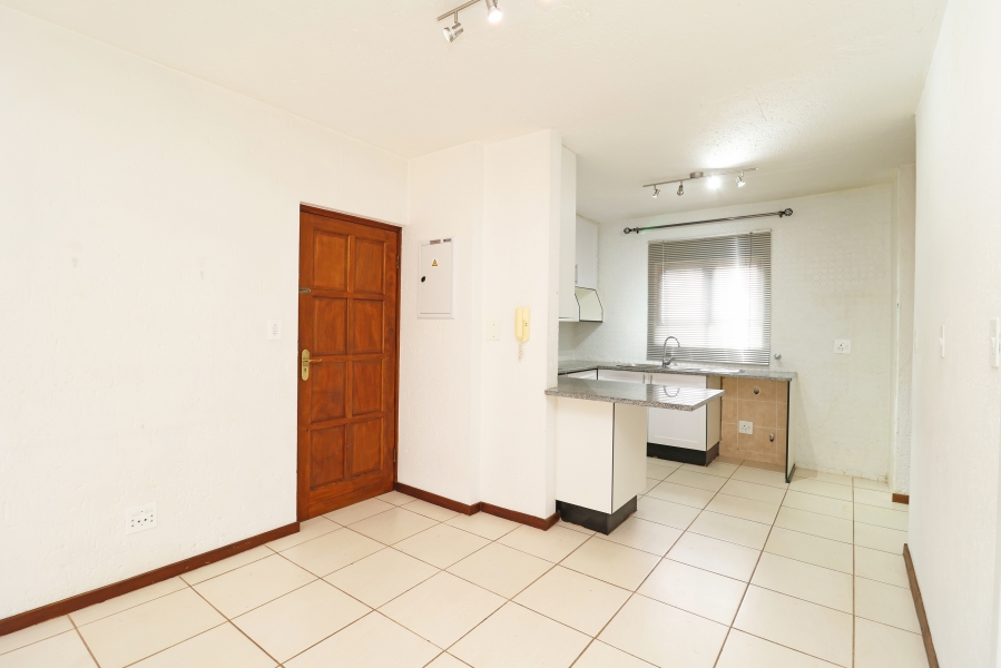 To Let 2 Bedroom Property for Rent in Broadacres Gauteng