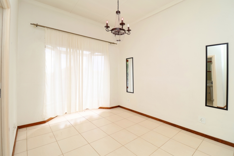 To Let 2 Bedroom Property for Rent in Broadacres Gauteng