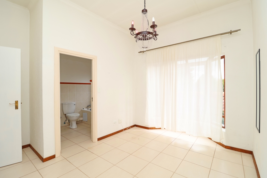 To Let 2 Bedroom Property for Rent in Broadacres Gauteng