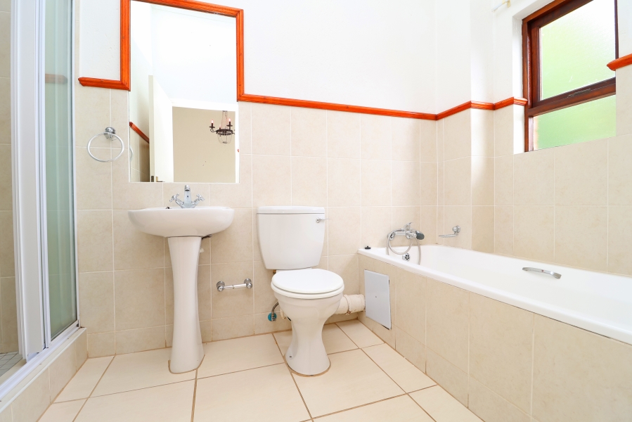 To Let 2 Bedroom Property for Rent in Broadacres Gauteng