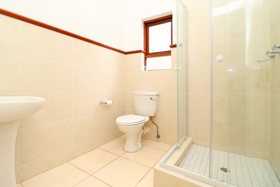 To Let 2 Bedroom Property for Rent in Broadacres Gauteng