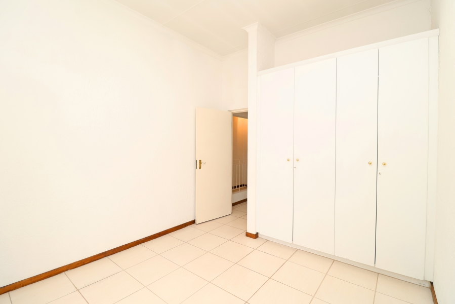 To Let 2 Bedroom Property for Rent in Broadacres Gauteng