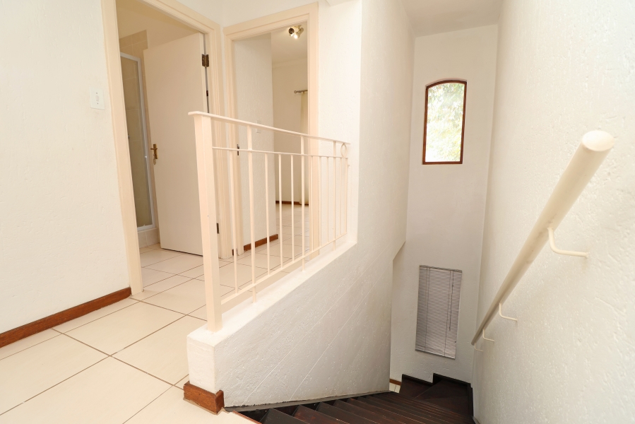 To Let 2 Bedroom Property for Rent in Broadacres Gauteng