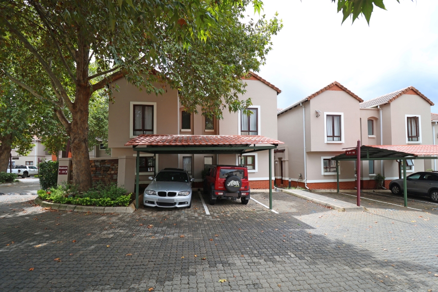 To Let 2 Bedroom Property for Rent in Broadacres Gauteng