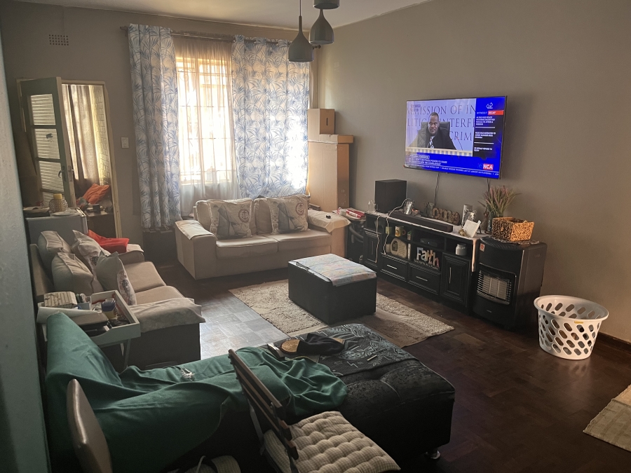 1 Bedroom Property for Sale in Florida Lake Gauteng