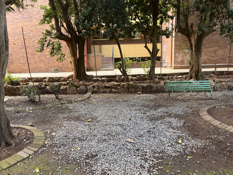 1 Bedroom Property for Sale in Florida Lake Gauteng