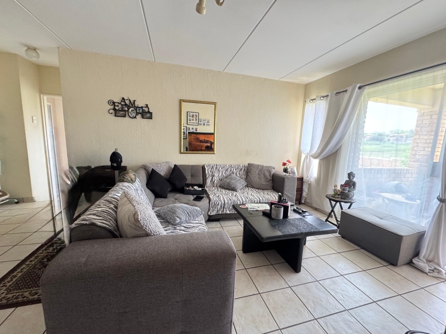 1 Bedroom Property for Sale in Strubensvallei Gauteng