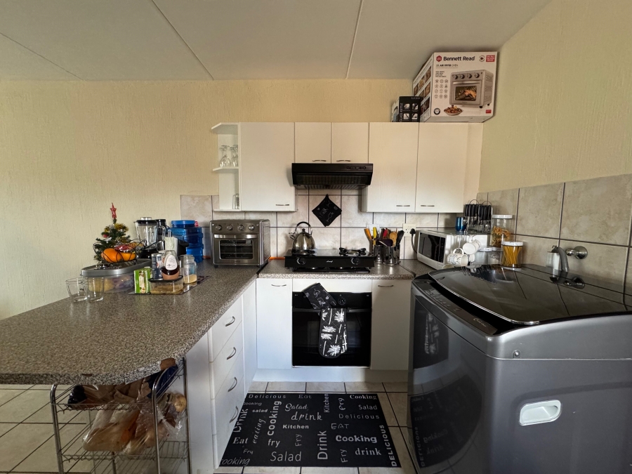 1 Bedroom Property for Sale in Strubensvallei Gauteng