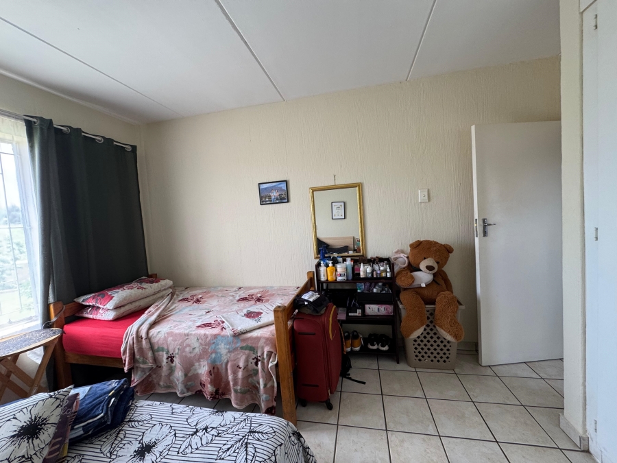 1 Bedroom Property for Sale in Strubensvallei Gauteng