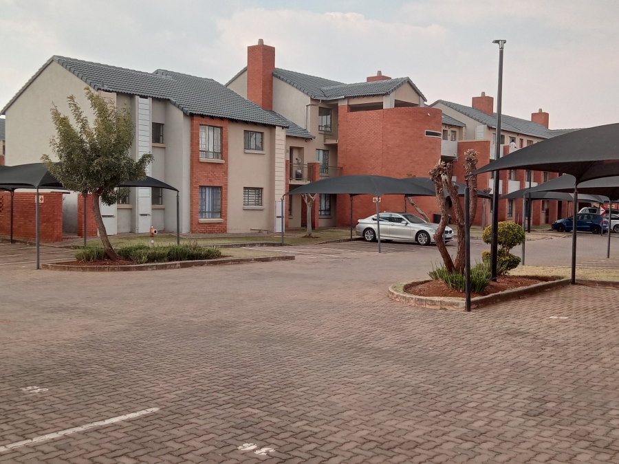 2 Bedroom Property for Sale in The Orchards Gauteng
