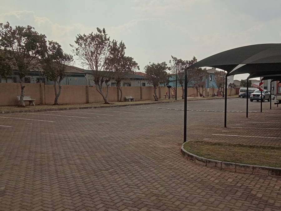 2 Bedroom Property for Sale in The Orchards Gauteng