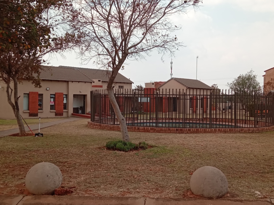 2 Bedroom Property for Sale in The Orchards Gauteng