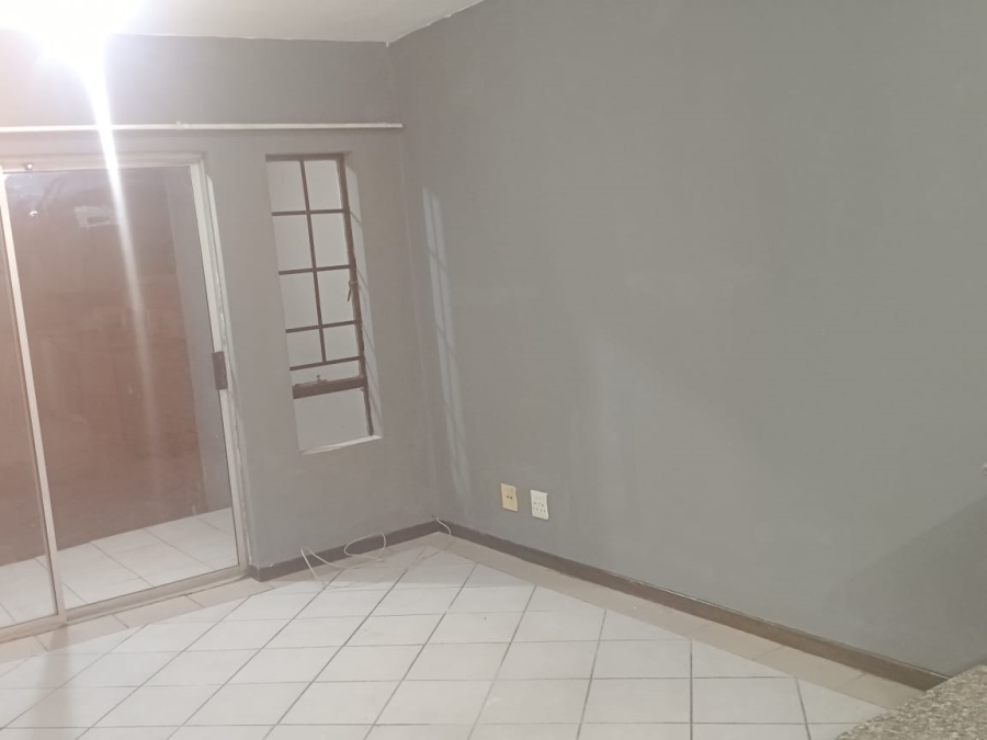 2 Bedroom Property for Sale in The Orchards Gauteng
