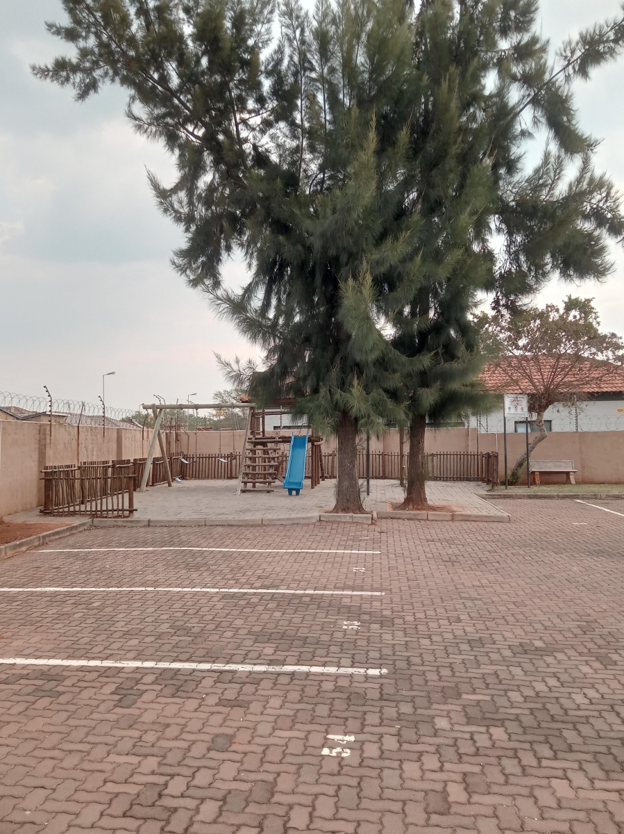 2 Bedroom Property for Sale in The Orchards Gauteng