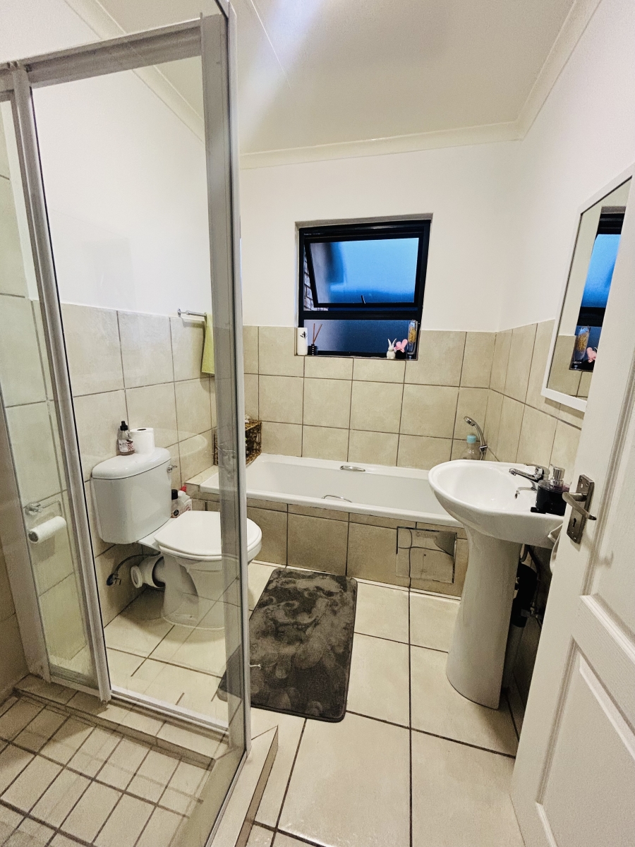 2 Bedroom Property for Sale in Rynfield A H Gauteng