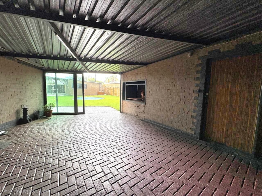 4 Bedroom Property for Sale in Three Rivers Gauteng