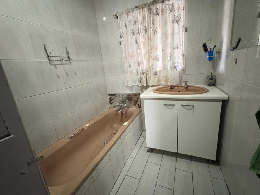 4 Bedroom Property for Sale in Three Rivers Gauteng