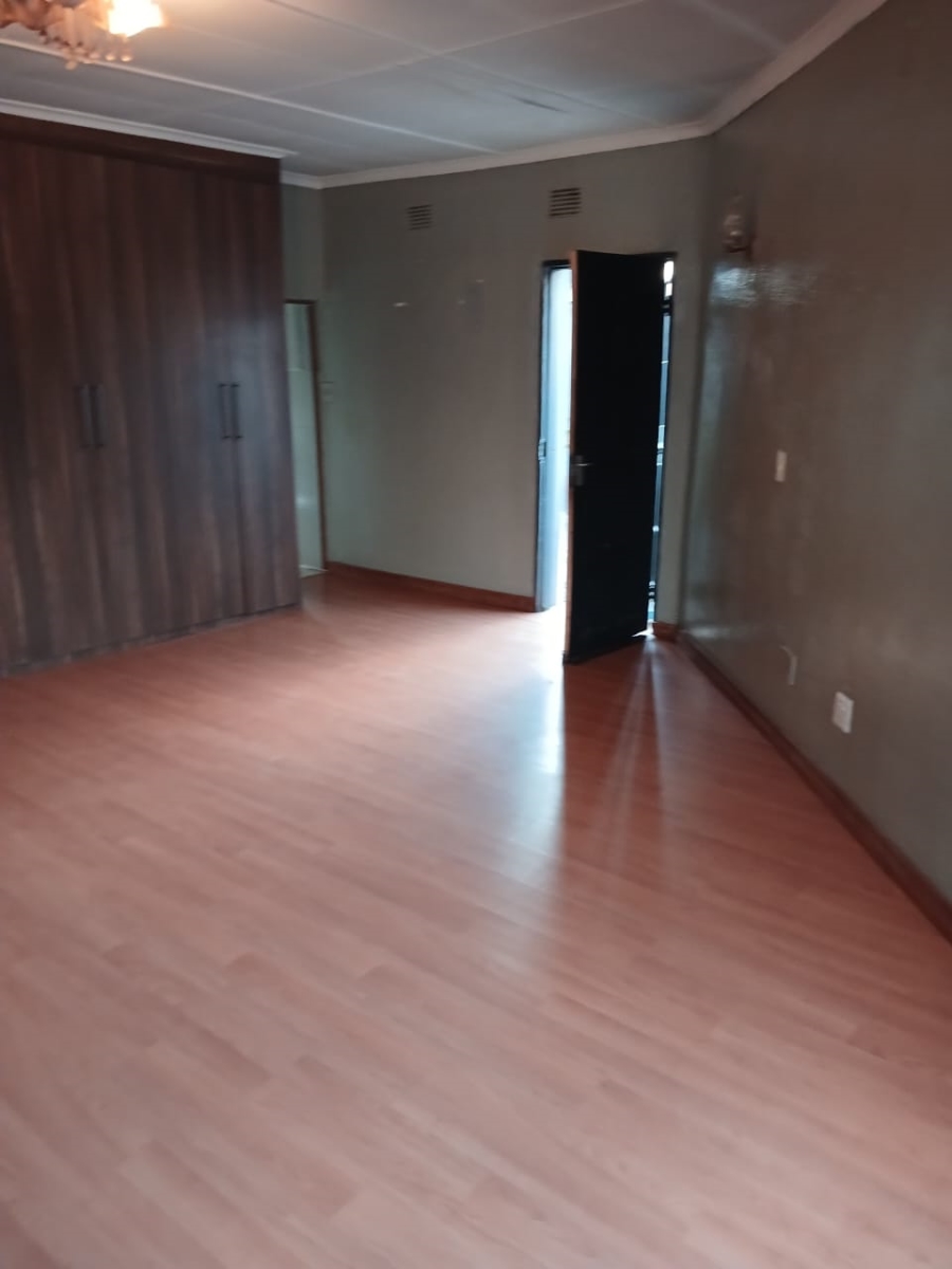 1 Bedroom Property for Sale in Three Rivers Gauteng