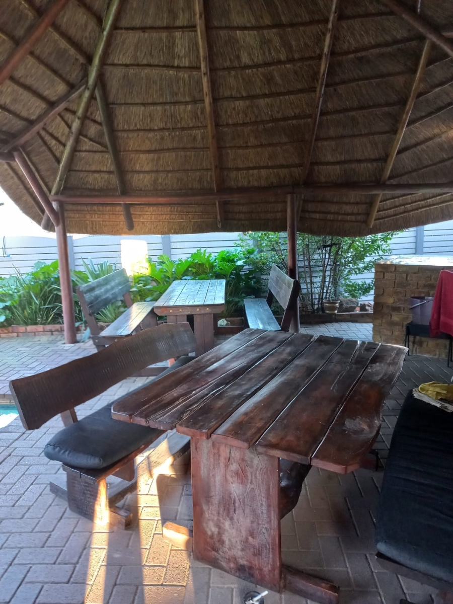 1 Bedroom Property for Sale in Three Rivers Gauteng