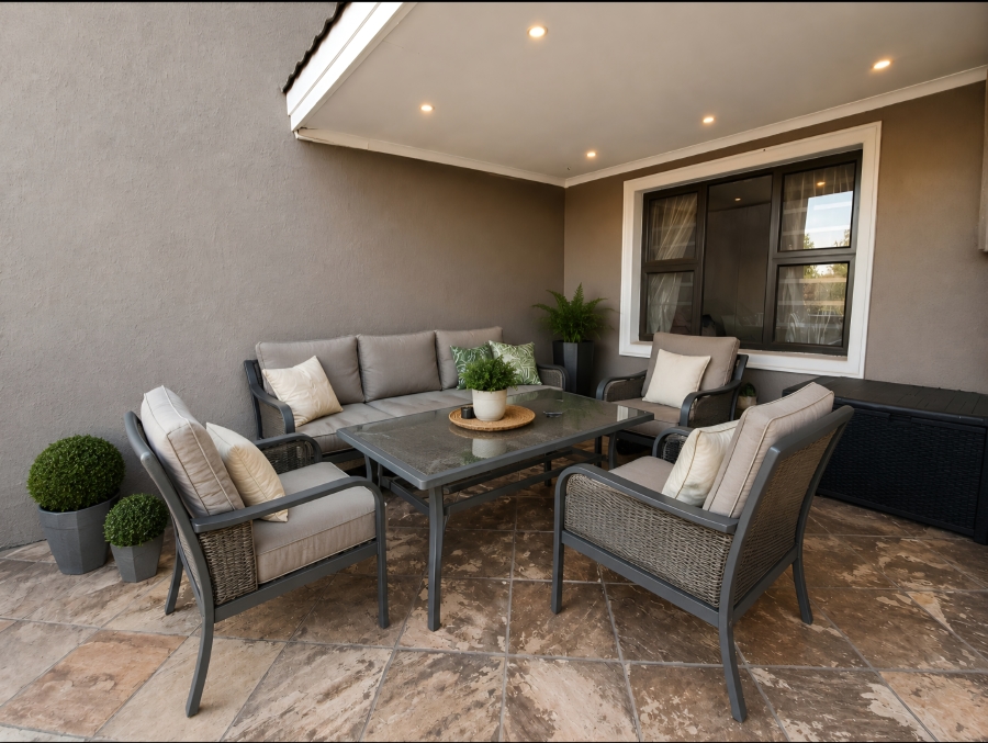 2 Bedroom Property for Sale in Peacehaven Gauteng