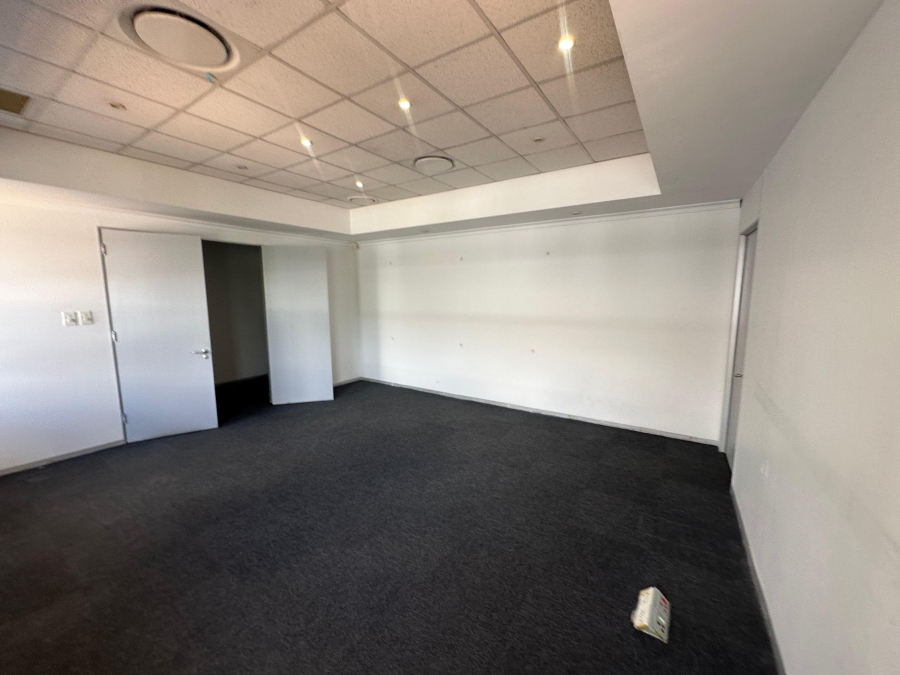 To Let commercial Property for Rent in Hyde Park Gauteng