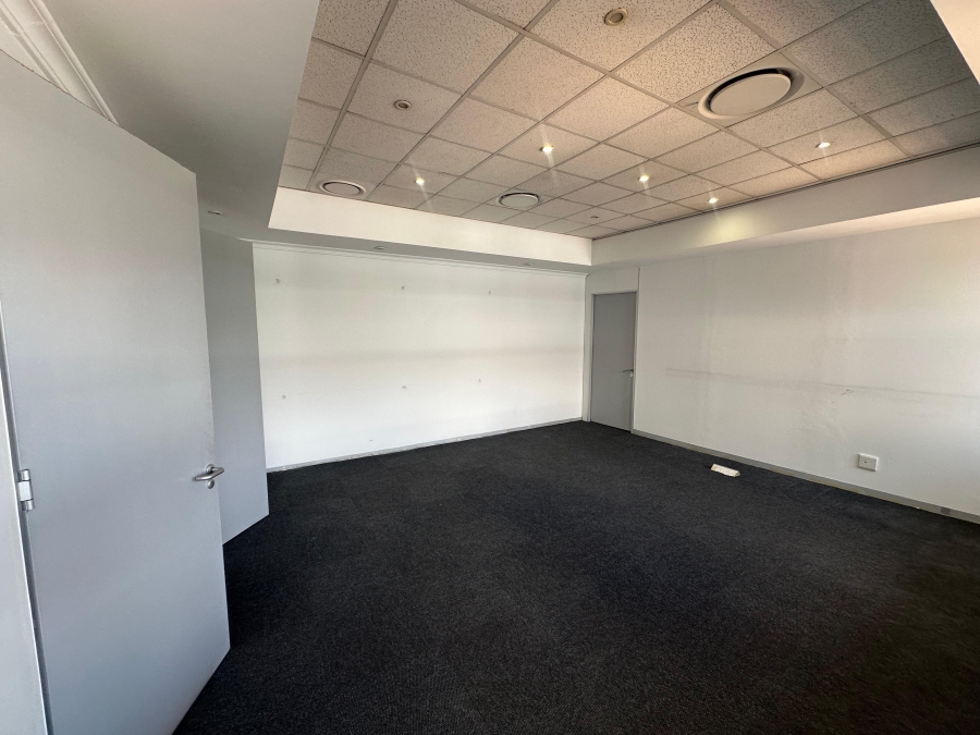 To Let commercial Property for Rent in Hyde Park Gauteng