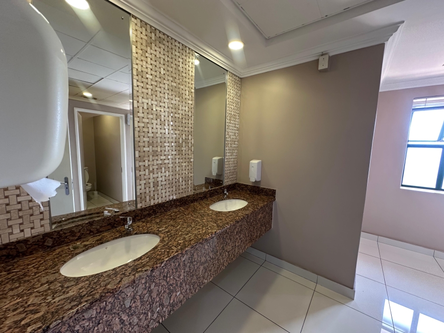 To Let commercial Property for Rent in Hyde Park Gauteng