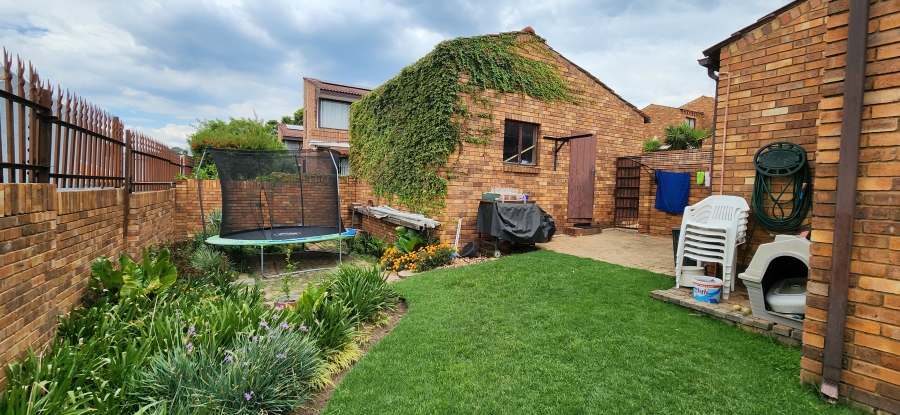 2 Bedroom Property for Sale in St Andrews Gauteng