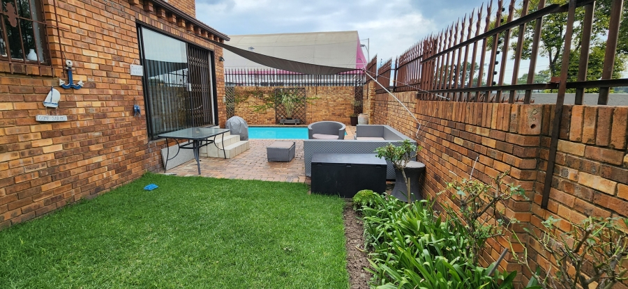 2 Bedroom Property for Sale in St Andrews Gauteng