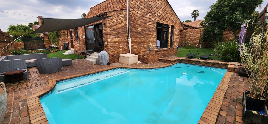 2 Bedroom Property for Sale in St Andrews Gauteng