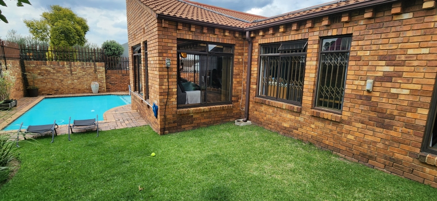2 Bedroom Property for Sale in St Andrews Gauteng