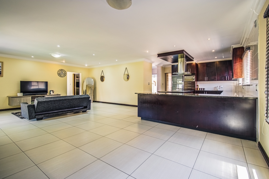 4 Bedroom Property for Sale in Glen Erasmia Gauteng