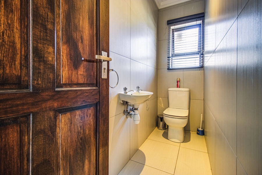 4 Bedroom Property for Sale in Glen Erasmia Gauteng