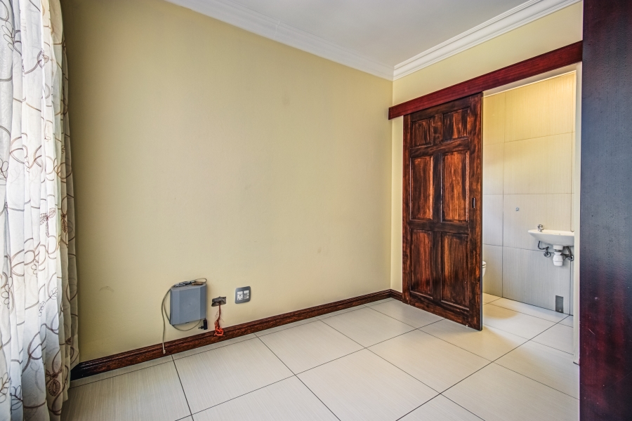 4 Bedroom Property for Sale in Glen Erasmia Gauteng