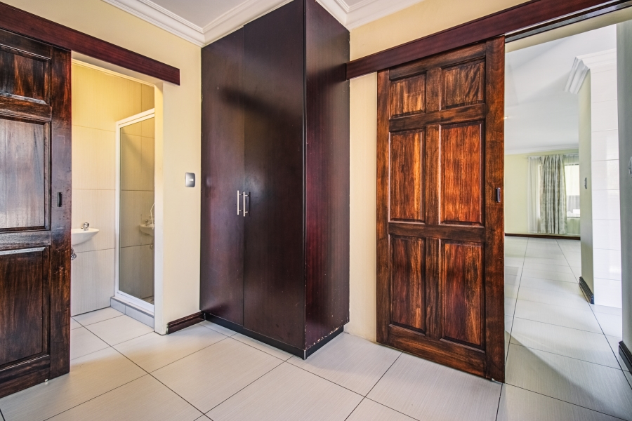 4 Bedroom Property for Sale in Glen Erasmia Gauteng