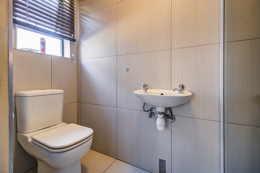 4 Bedroom Property for Sale in Glen Erasmia Gauteng