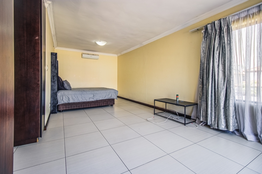 4 Bedroom Property for Sale in Glen Erasmia Gauteng