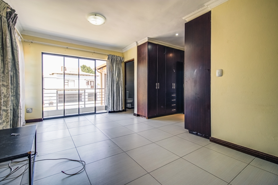 4 Bedroom Property for Sale in Glen Erasmia Gauteng