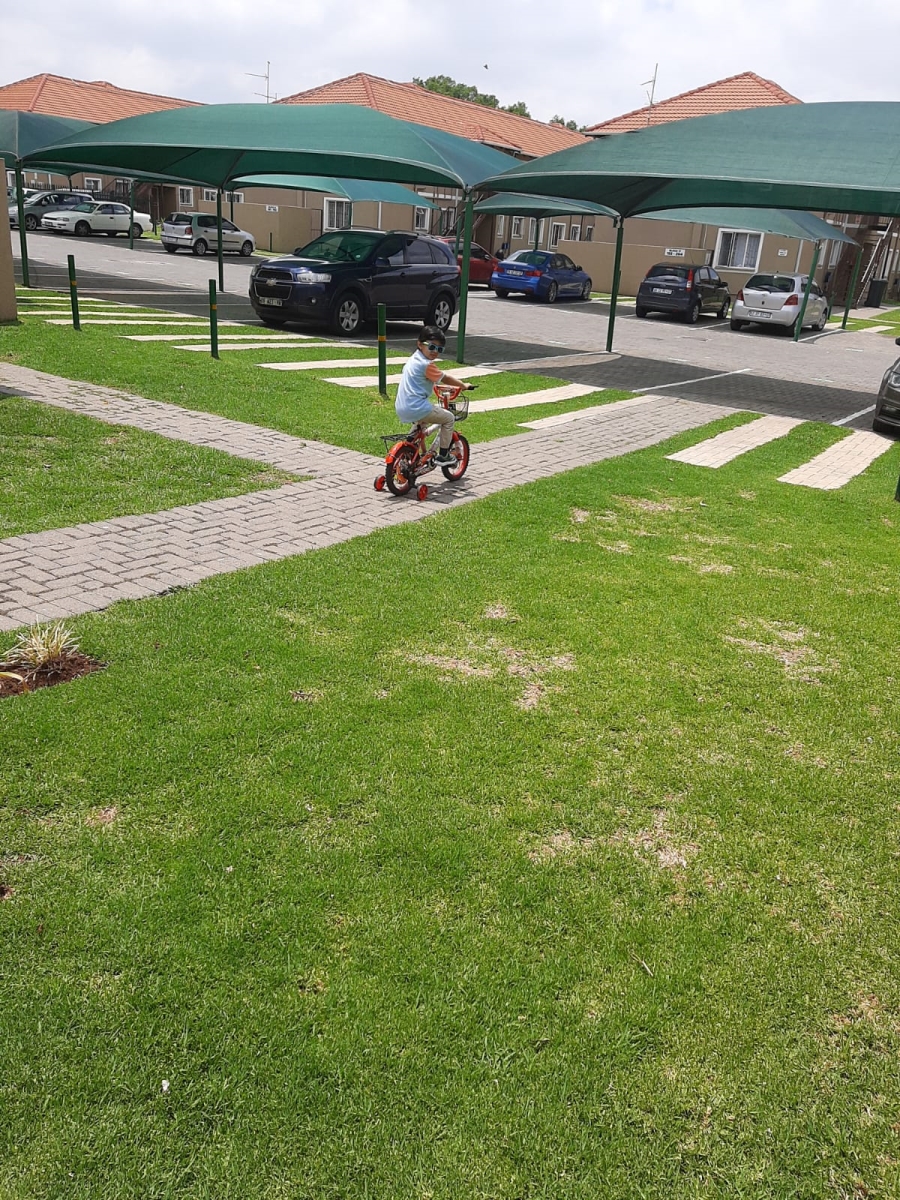 2 Bedroom Property for Sale in Comet Gauteng