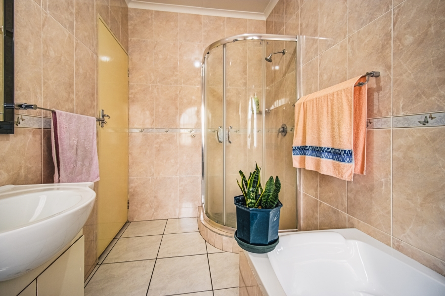 4 Bedroom Property for Sale in Rynfield Gauteng