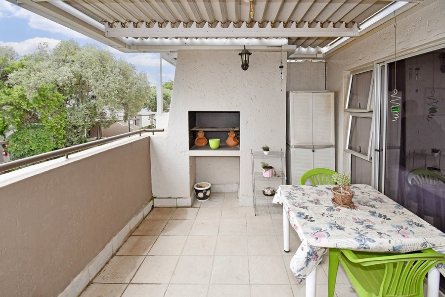 1 Bedroom Property for Sale in Bryanston Gauteng