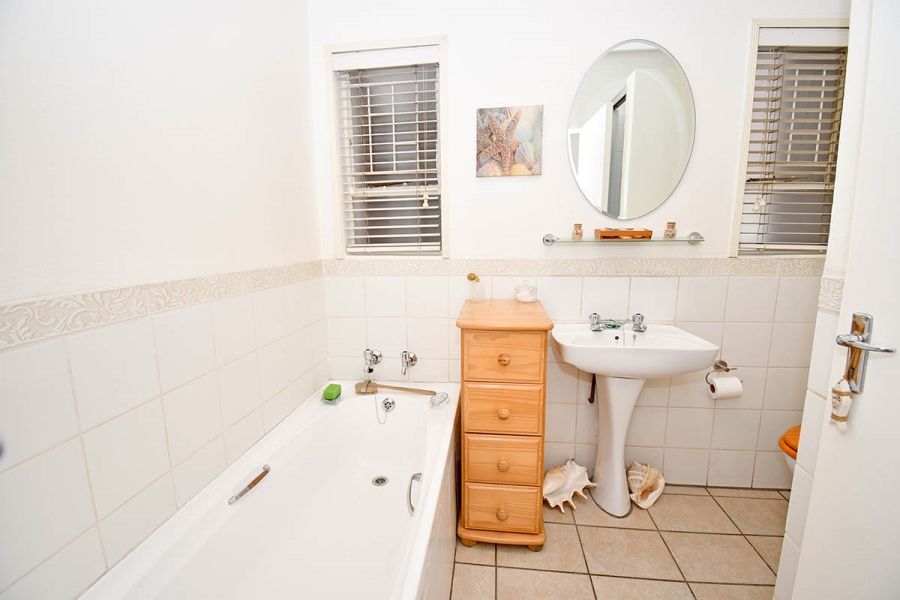 1 Bedroom Property for Sale in Bryanston Gauteng