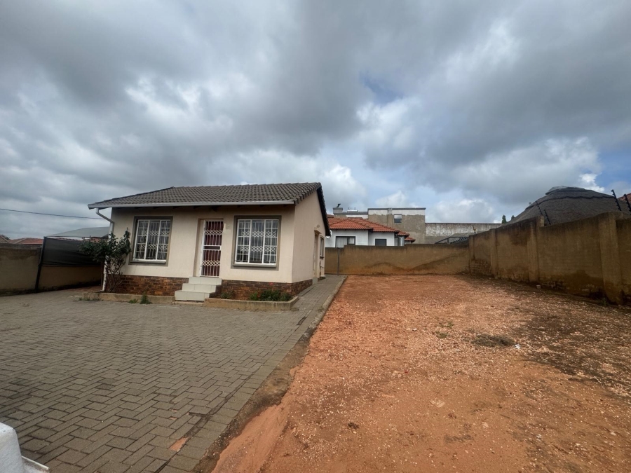 2 Bedroom Property for Sale in Cosmo City Gauteng