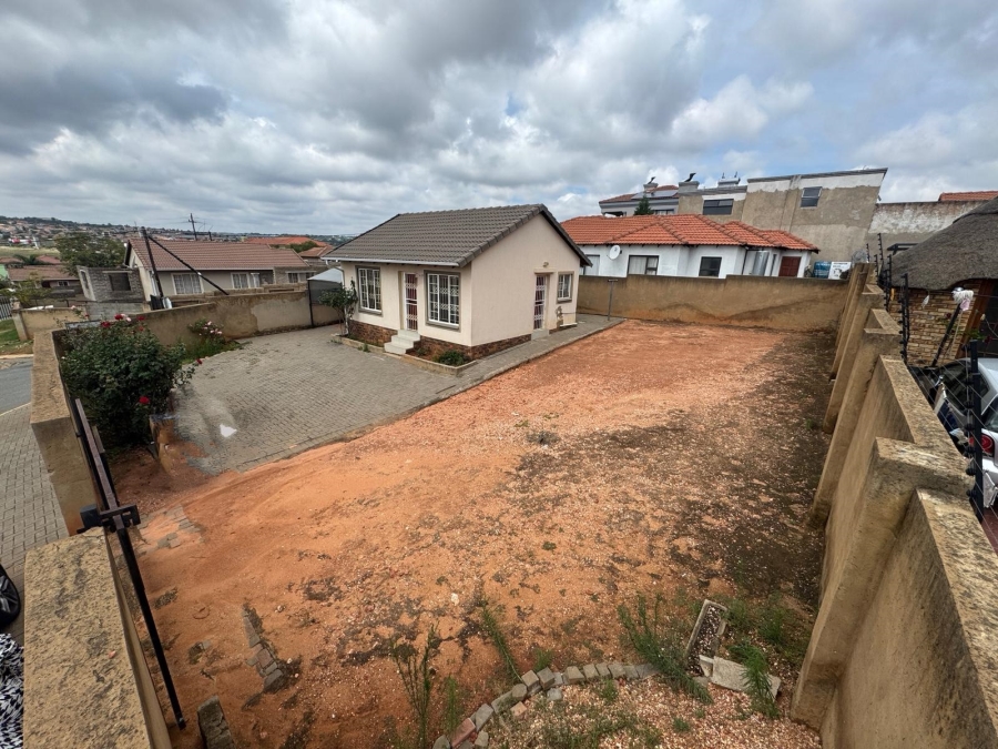 2 Bedroom Property for Sale in Cosmo City Gauteng