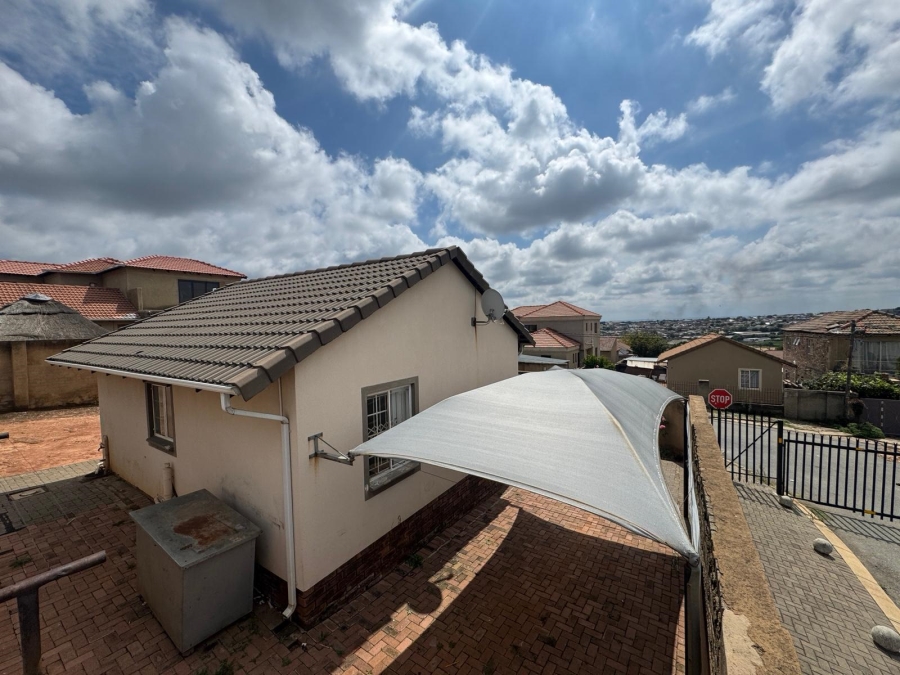 2 Bedroom Property for Sale in Cosmo City Gauteng