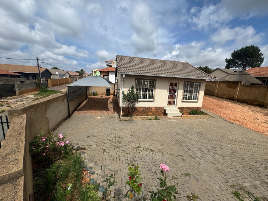 2 Bedroom Property for Sale in Cosmo City Gauteng