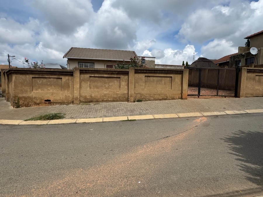 2 Bedroom Property for Sale in Cosmo City Gauteng