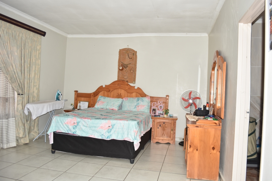 4 Bedroom Property for Sale in Kirkney Gauteng